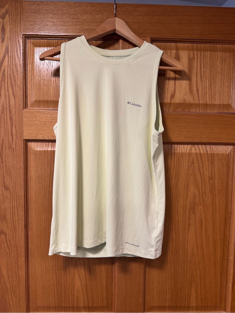 Columbia Women’s Sleeveless Performance Tank Top in Light Yellow